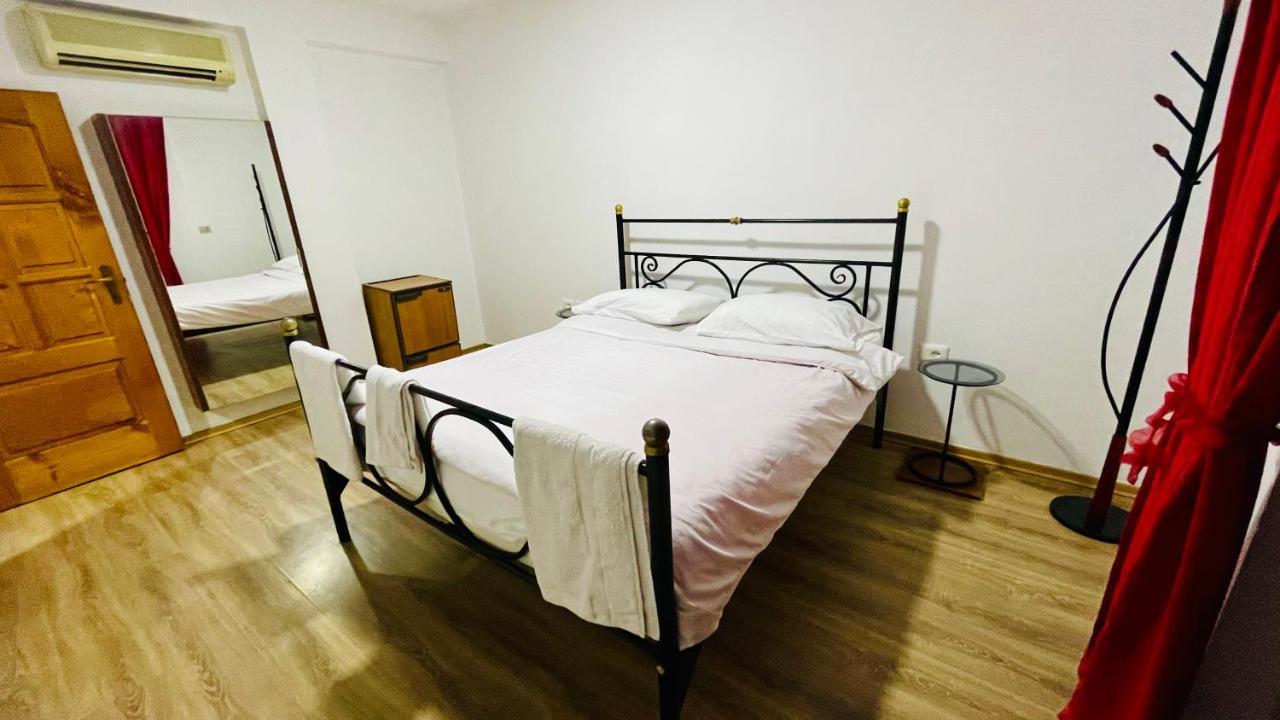 Hotel Drinos Тирана Екстер'єр фото