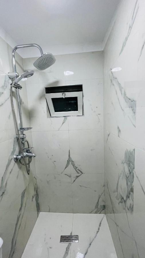 Hotel Drinos Тирана Екстер'єр фото