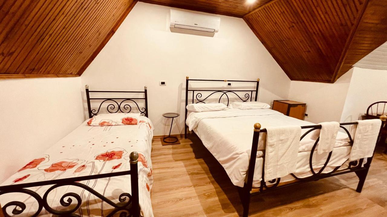 Hotel Drinos Тирана Екстер'єр фото