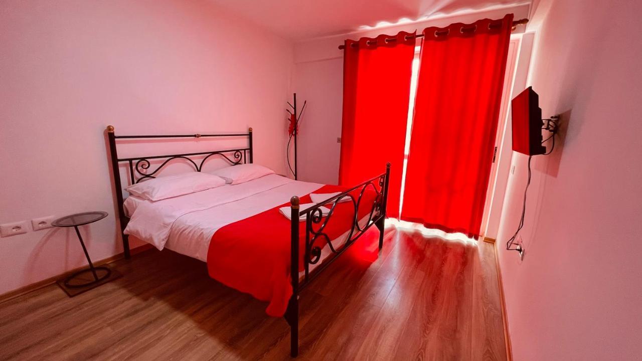 Hotel Drinos Тирана Екстер'єр фото
