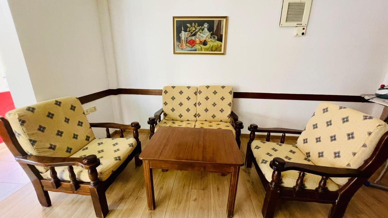 Hotel Drinos Тирана Екстер'єр фото