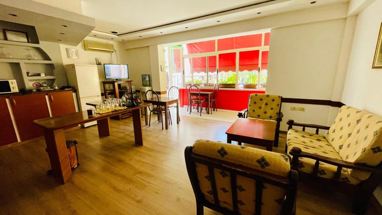 Hotel Drinos Тирана Екстер'єр фото