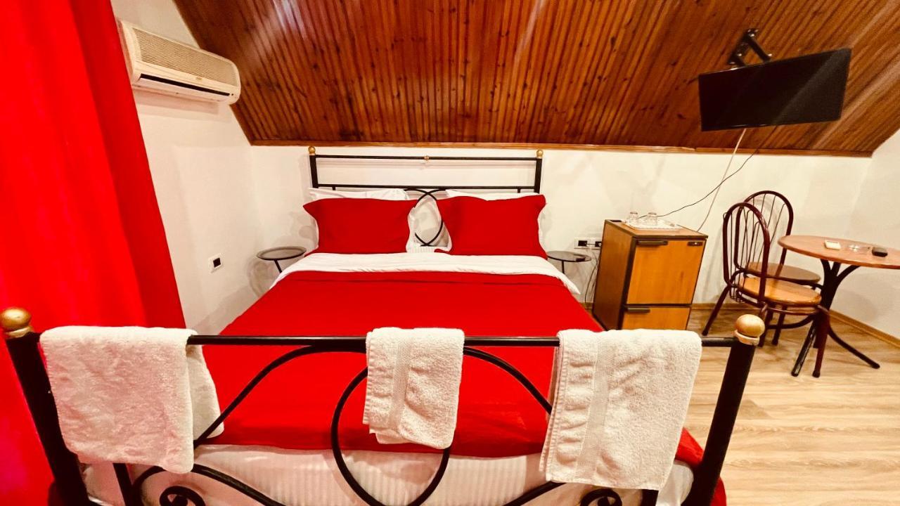 Hotel Drinos Тирана Екстер'єр фото