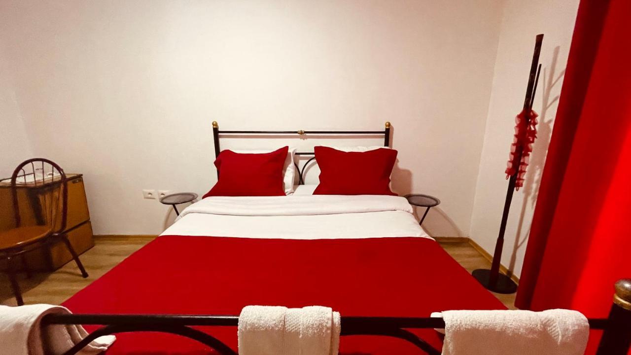 Hotel Drinos Тирана Екстер'єр фото