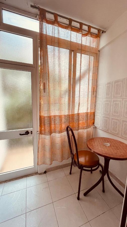 Hotel Drinos Тирана Екстер'єр фото