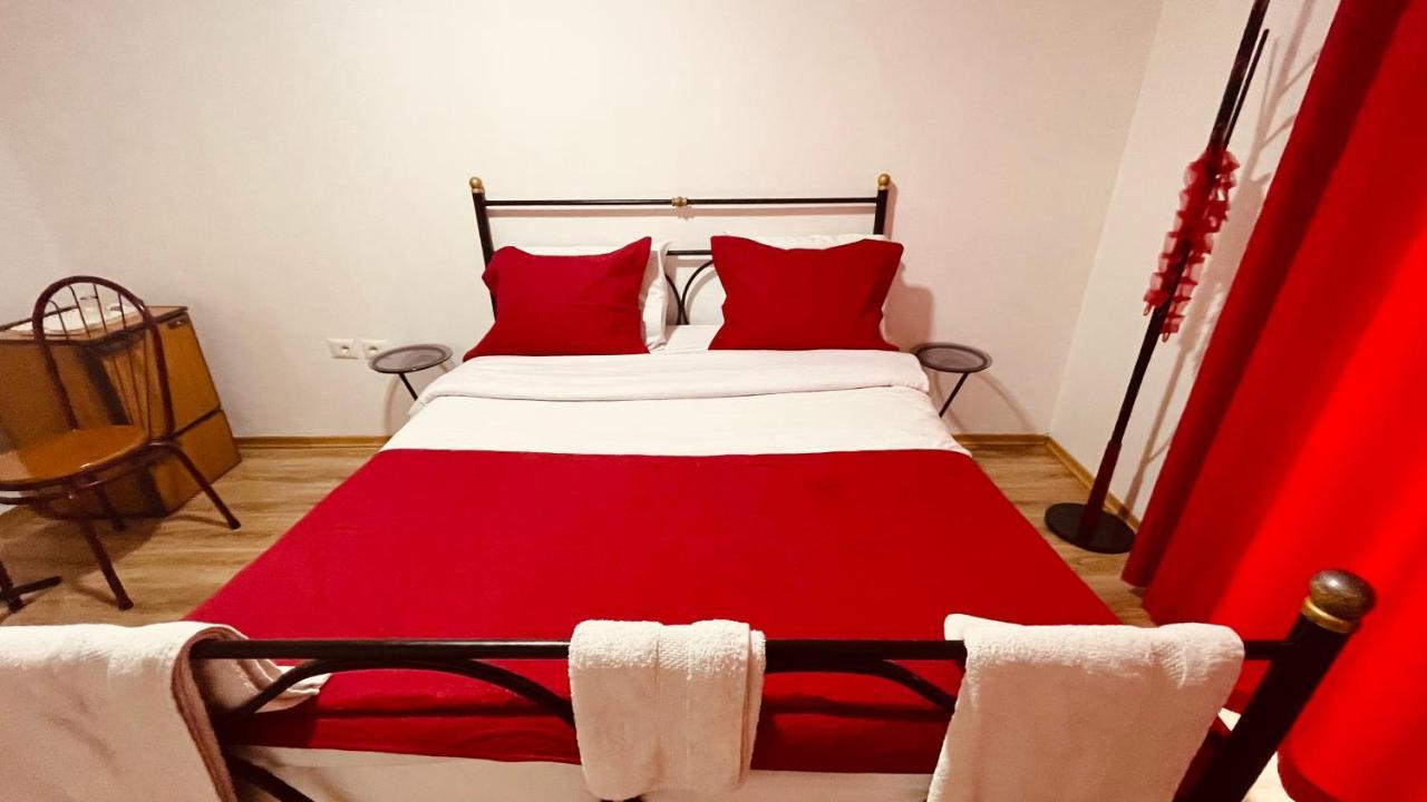 Hotel Drinos Тирана Екстер'єр фото