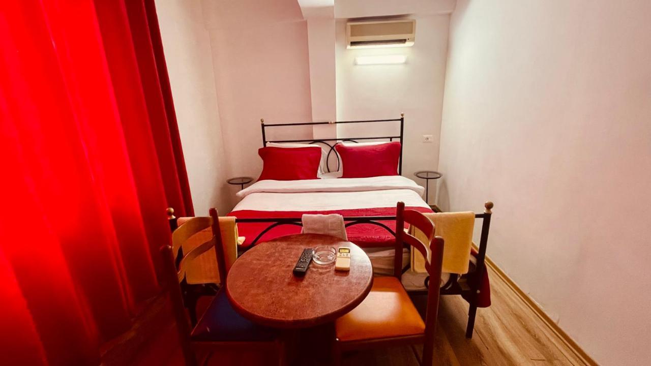 Hotel Drinos Тирана Екстер'єр фото