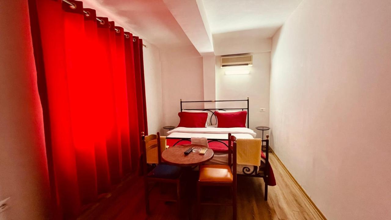 Hotel Drinos Тирана Екстер'єр фото