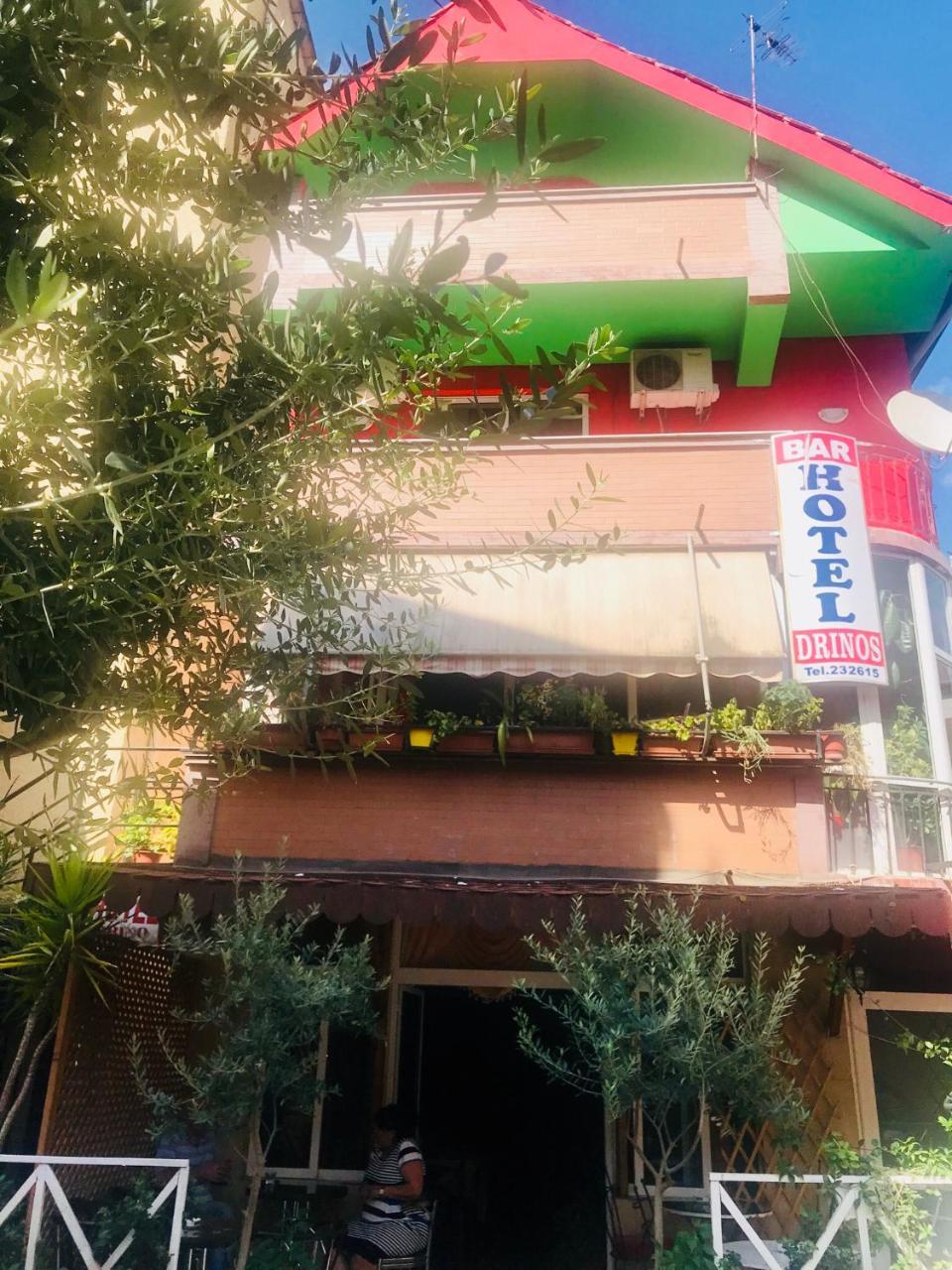 Hotel Drinos Тирана Екстер'єр фото